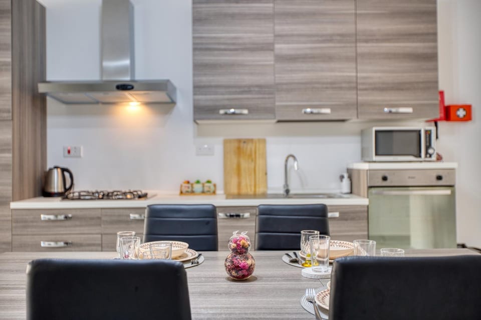 Apartment in Marsalforn near Beaches & Seaside Dining Apartment in Malta
