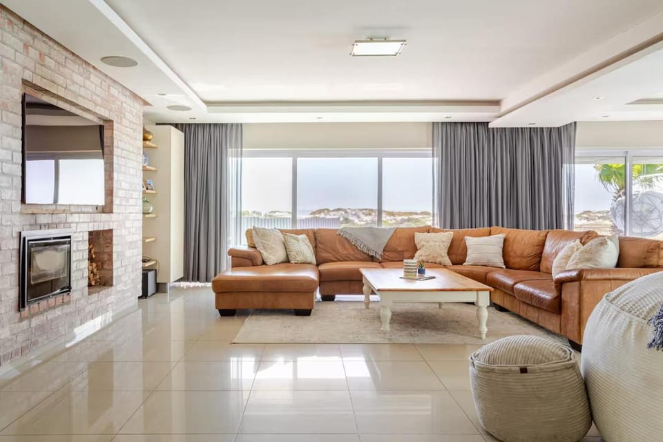 TV and multimedia, Living room, Seating area, Sea view