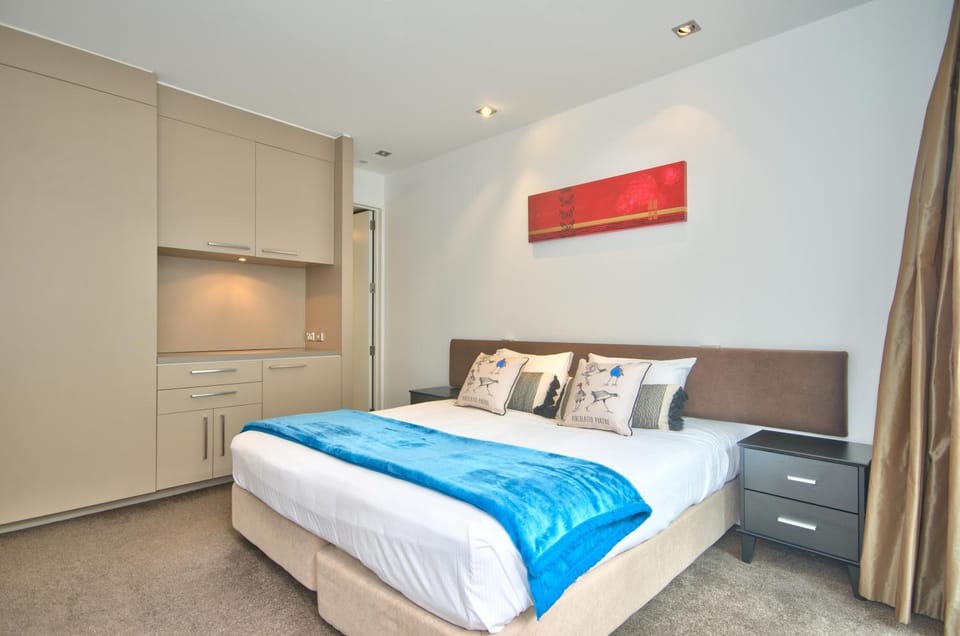 Kitchen or kitchenette, Bedroom, wardrobe