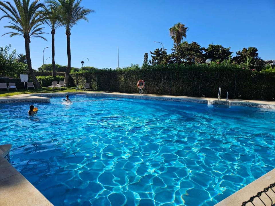 Swimming pool, Swimming pool