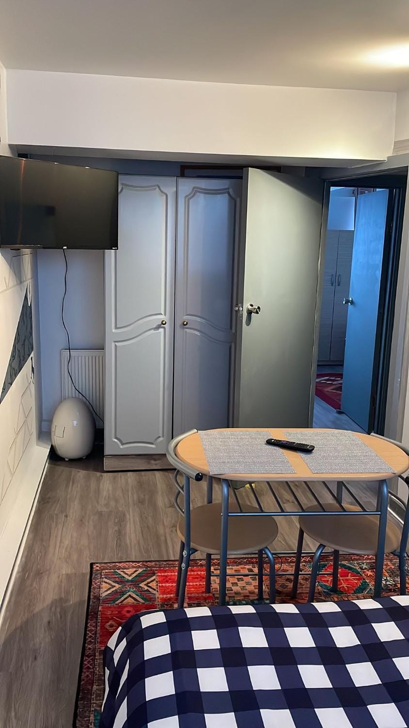 Penn Gardens 2 beds Apartment-2 Apartment in Romford