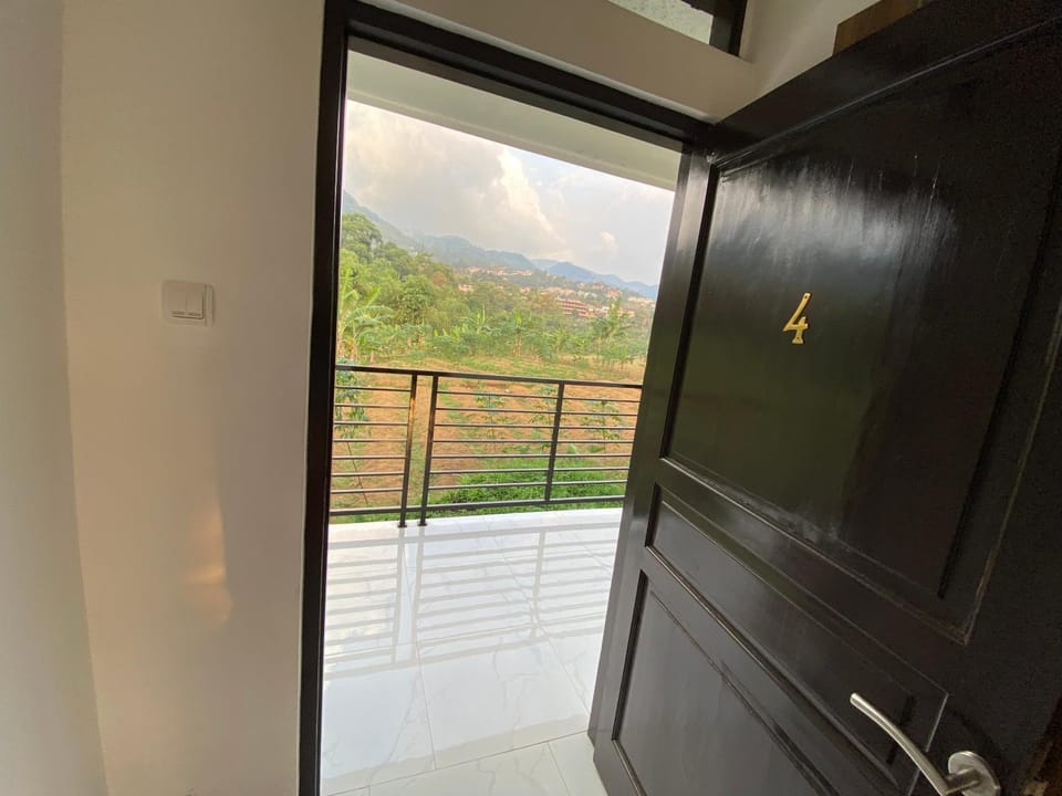 Kamar no 4 Country House in Cisarua