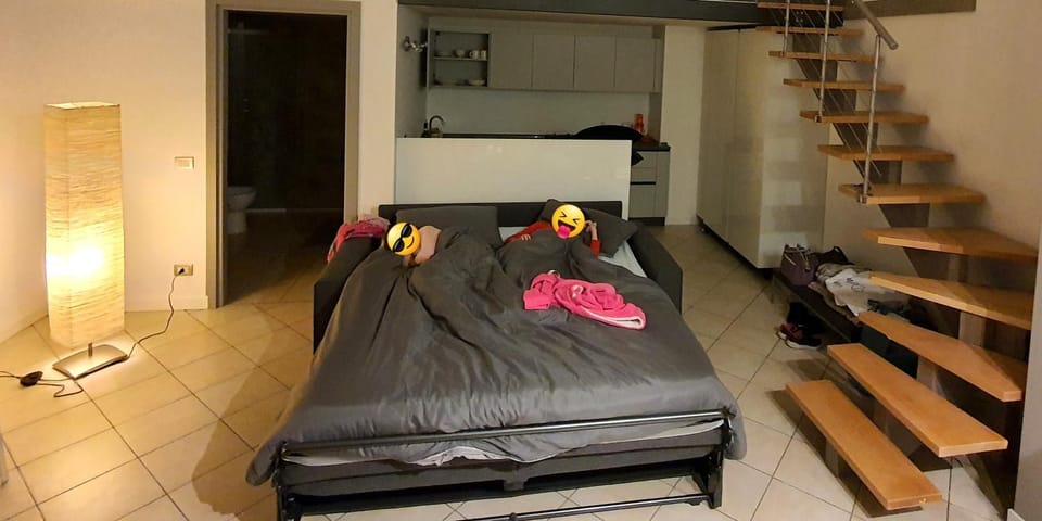 Bed, Living room, Bedroom