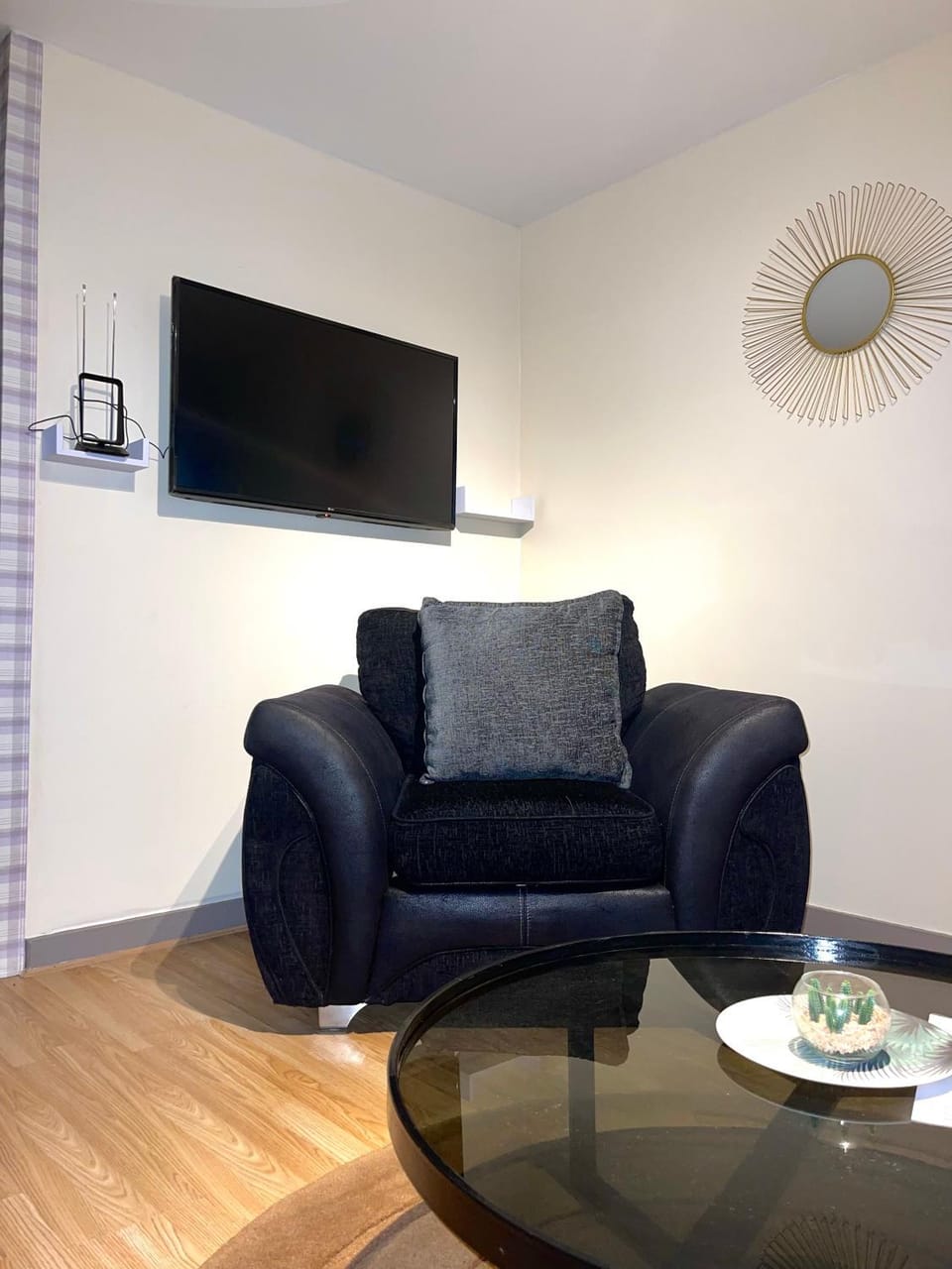 Penn Gardens Spacious 2 Beds - 1 Apartment in Romford