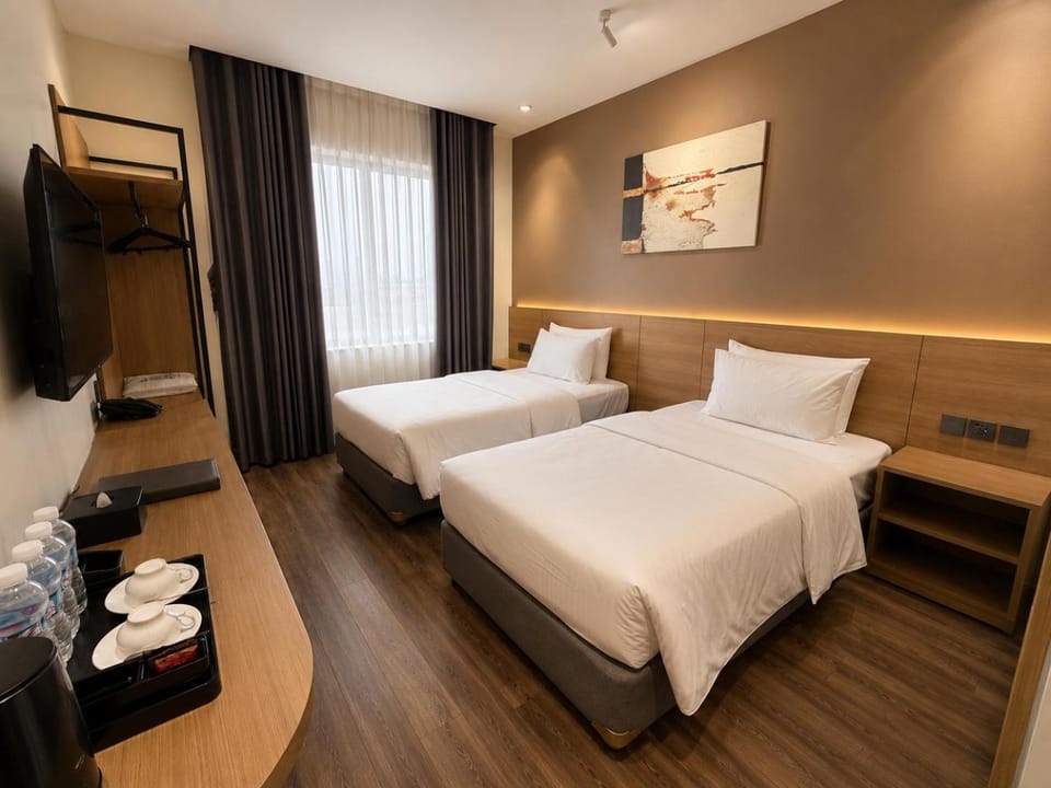 Bed, TV and multimedia, Photo of the whole room, Bedroom, towels