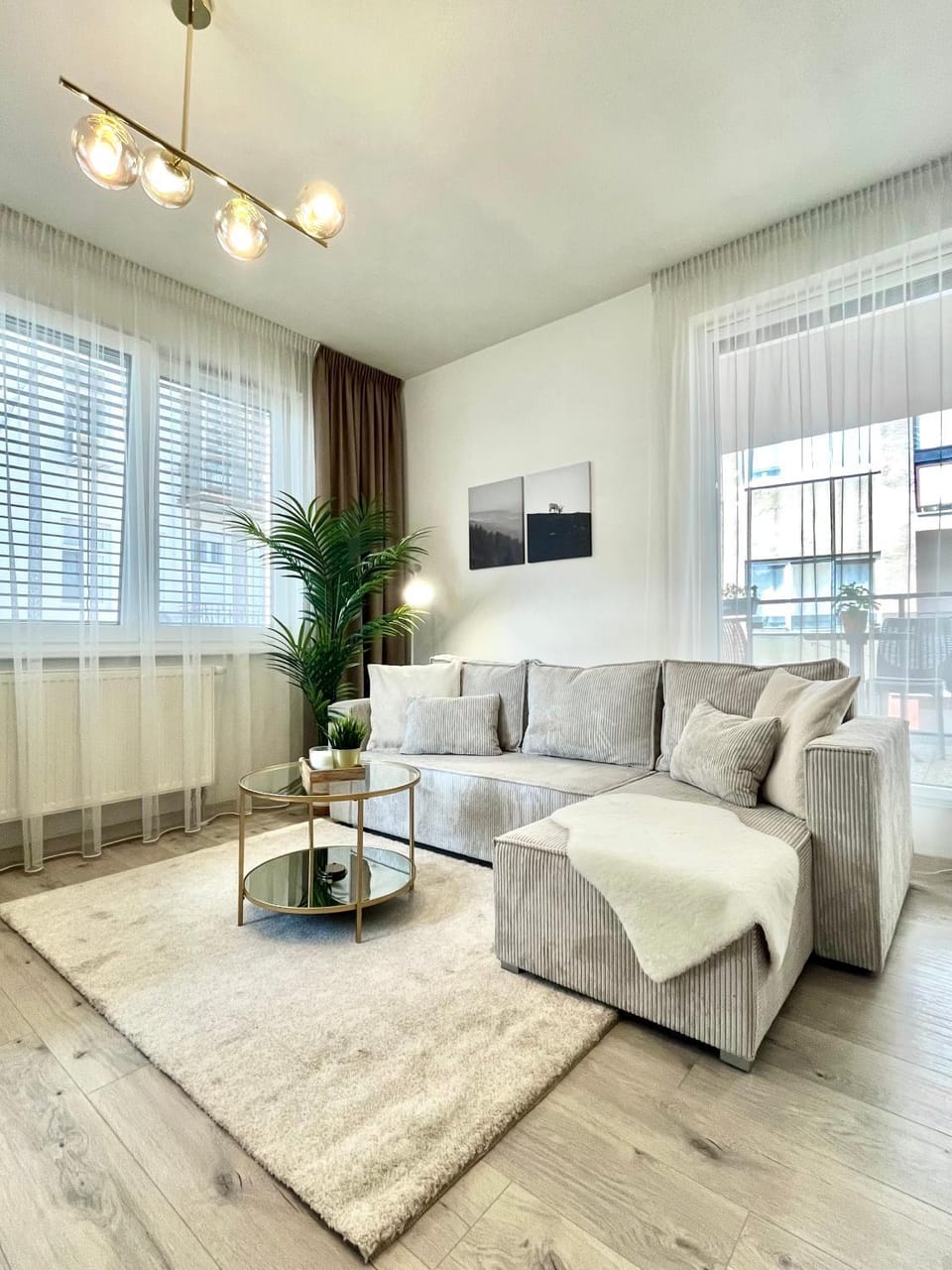 The Elite Suite III downtown AC & garage parking Apartment in Bratislava