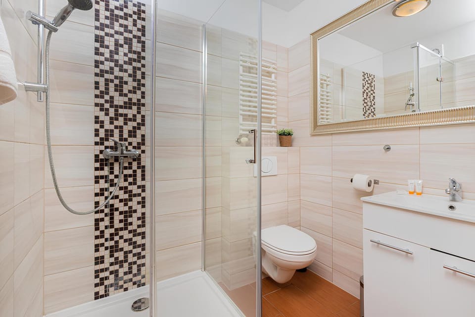 Shower, Toilet, Bathroom