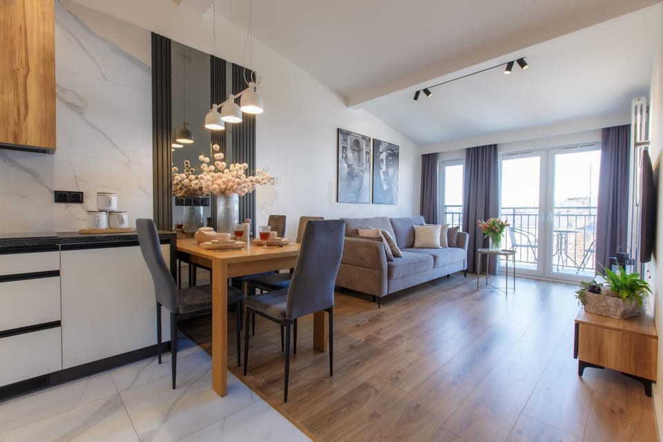 Apartamenty PREMIUM 56 obok Rynku Centrum, Parking - GARAŻ PODZIEMNY, wysoki standard, spokojna i cicha okolica, Parking - UNDERGROUND GARAGE, high standard, peaceful and quiet area Apartment in Poland