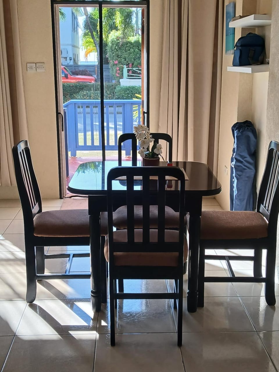 Cozy Suite, Wifi, Ac in Bedroom & 1 Minute Walk to West Coast Beach! Apartment in Saint James