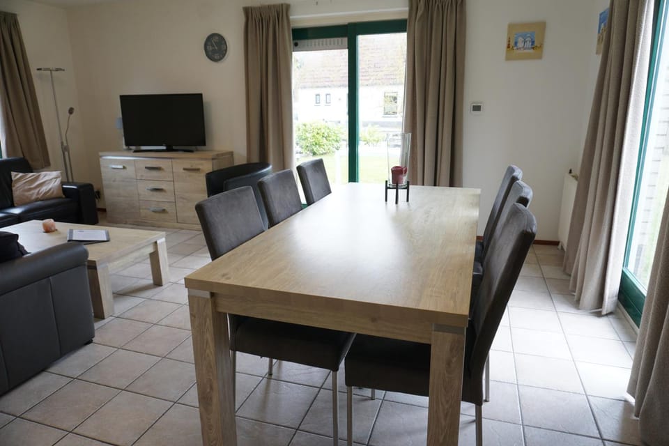 Dining area, Garden view