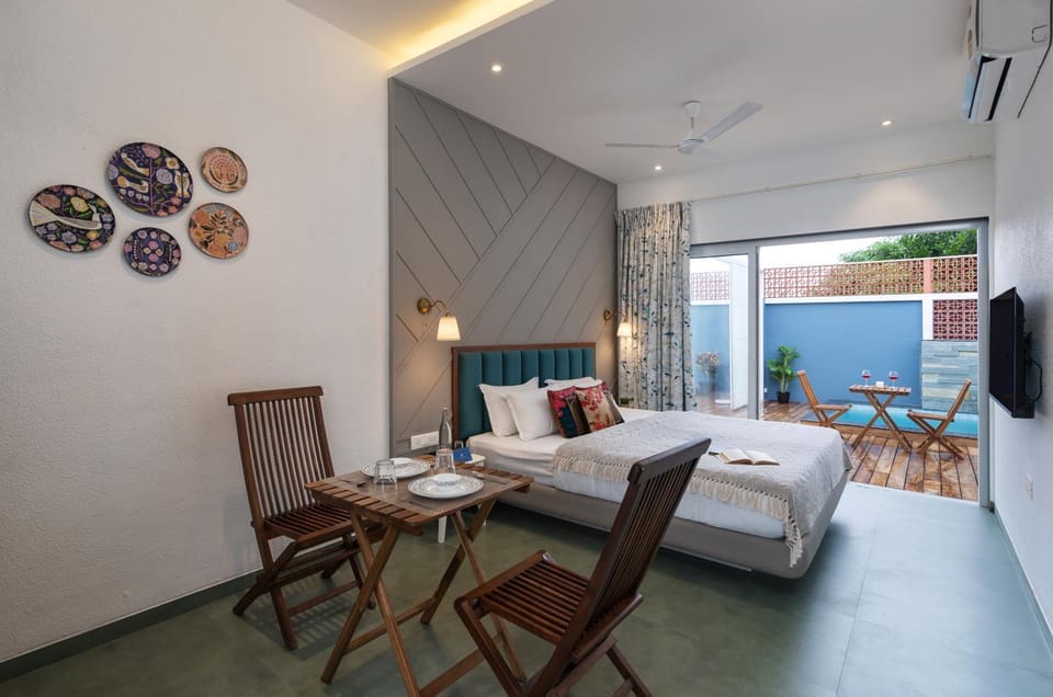 View (from property/room), Photo of the whole room, Seating area, Bedroom