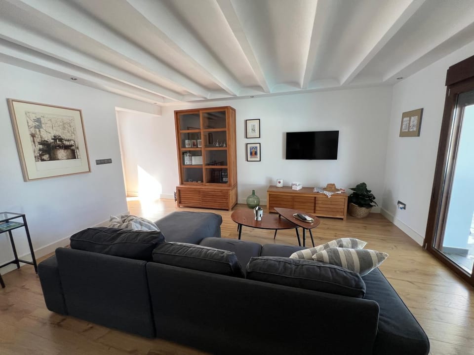 Communal lounge/ TV room, Living room, Seating area