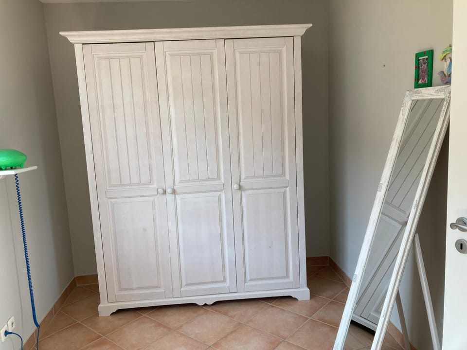 wardrobe