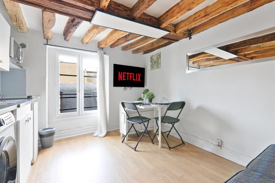 Studio Quartier Saint-Michel Notre-Dame 4 Free Netflix Apartment in Paris