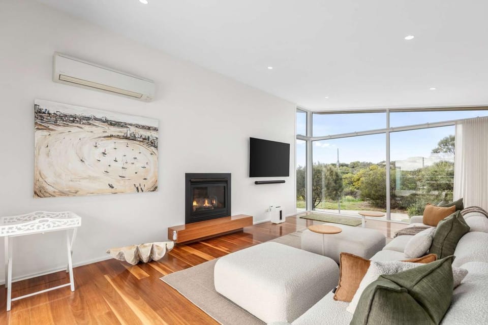 TV and multimedia, Living room, air conditioner