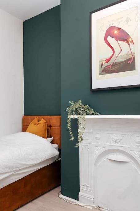 Enquiries at The Panel by Harlington 8 Bed Apartment in London Borough of Hackney