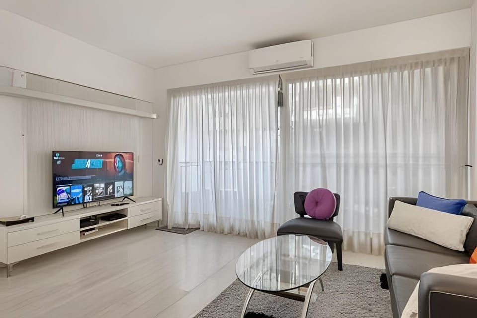 Stylish 1BR Balcony & Workspace Palermo Hollywood Apartment in Buenos Aires