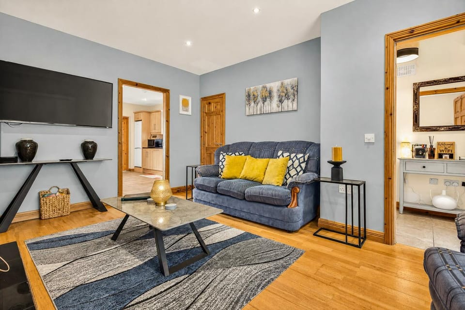 Communal lounge/ TV room, Living room