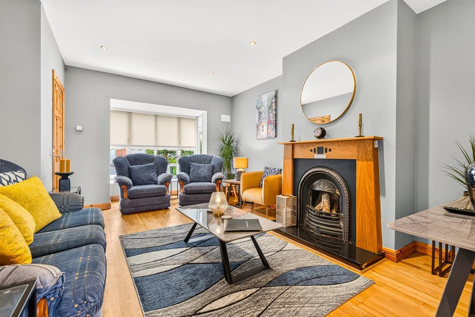Communal lounge/ TV room, Living room