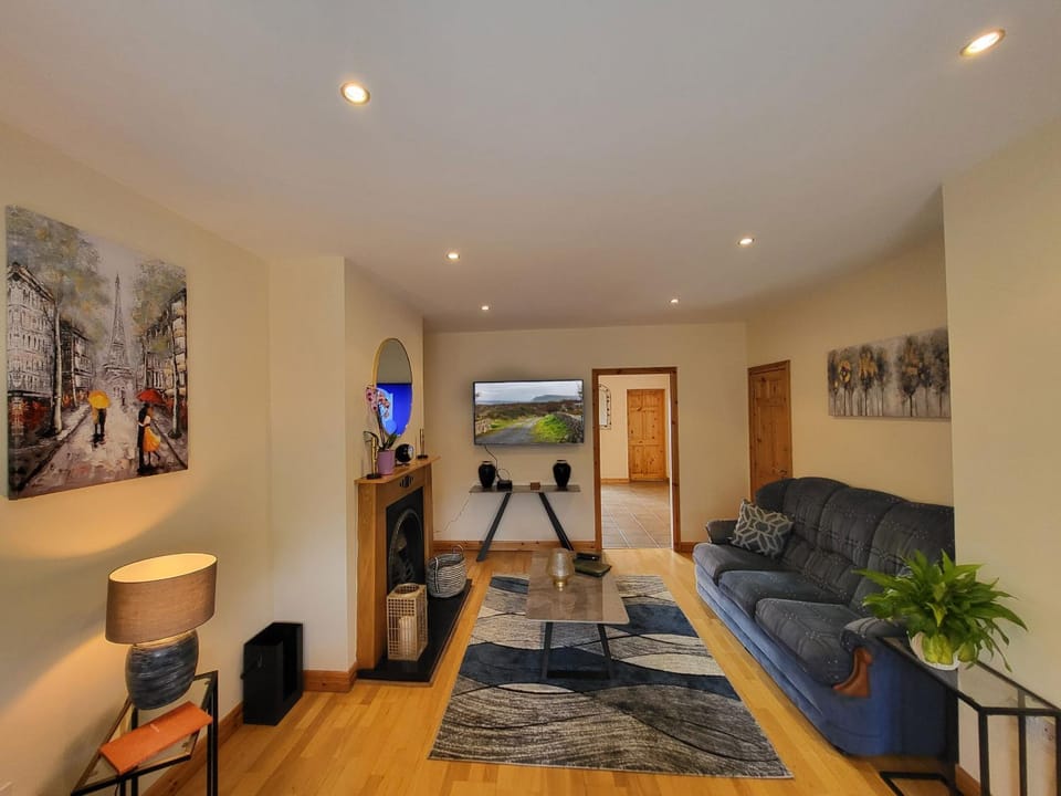 Communal lounge/ TV room, Living room