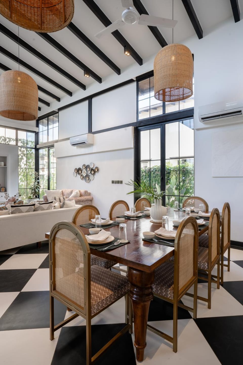 Living room, Seating area, Dining area, Breakfast