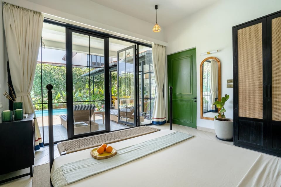 Bed, Bedroom, Breakfast