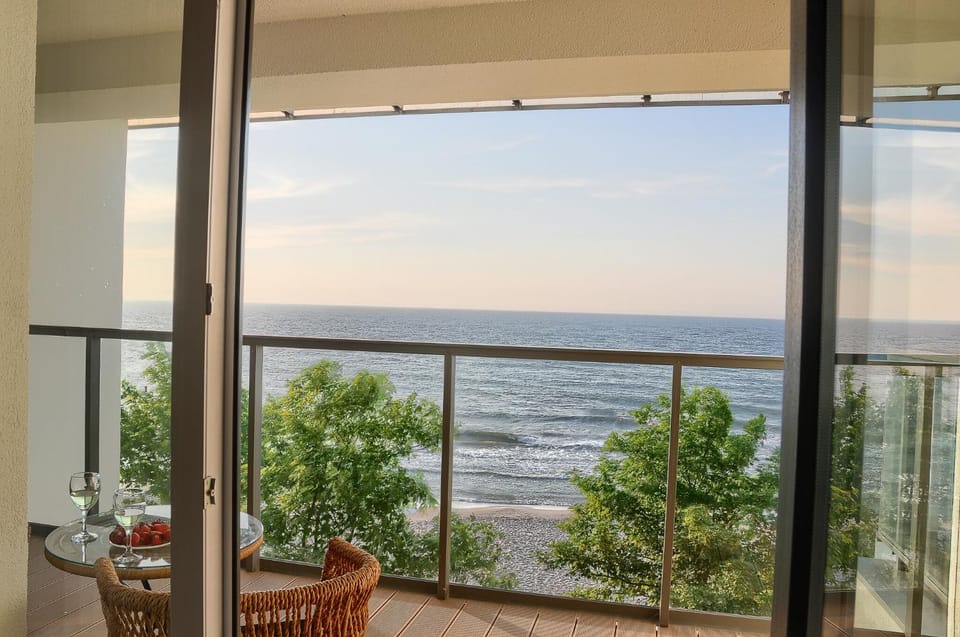 Day, Natural landscape, View (from property/room), Balcony/Terrace, Dining area, Sea view