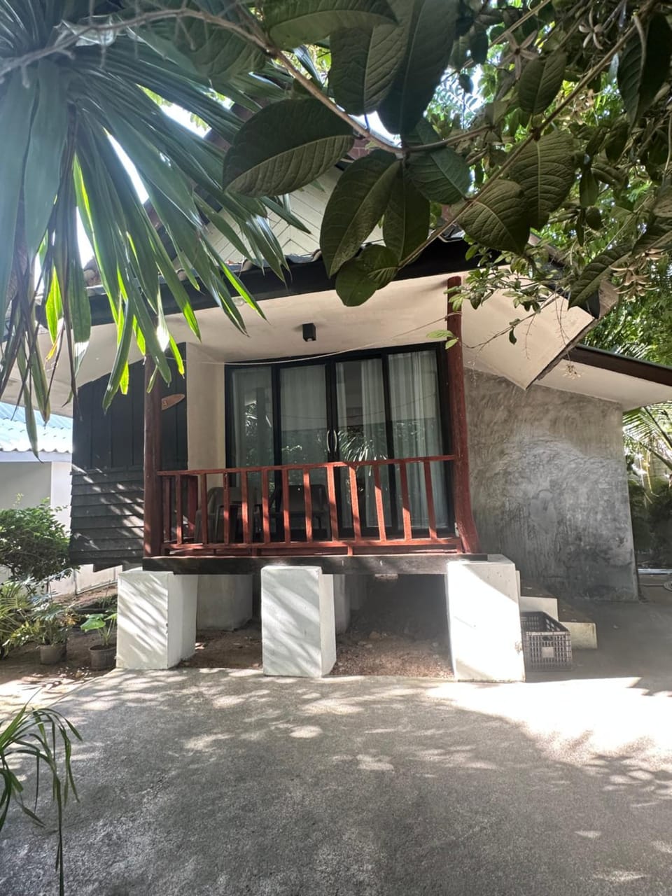 Flower Resort Hotel in Ko Tao