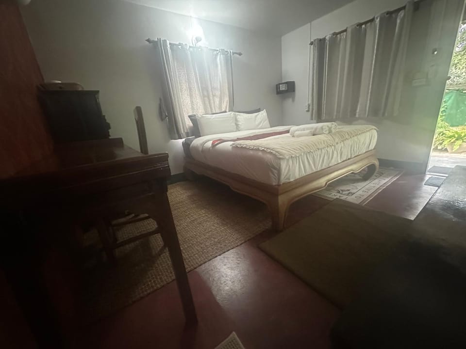 Flower Resort Hotel in Ko Tao