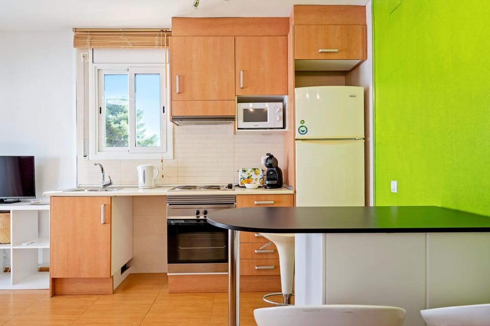 Kitchen or kitchenette, Living room