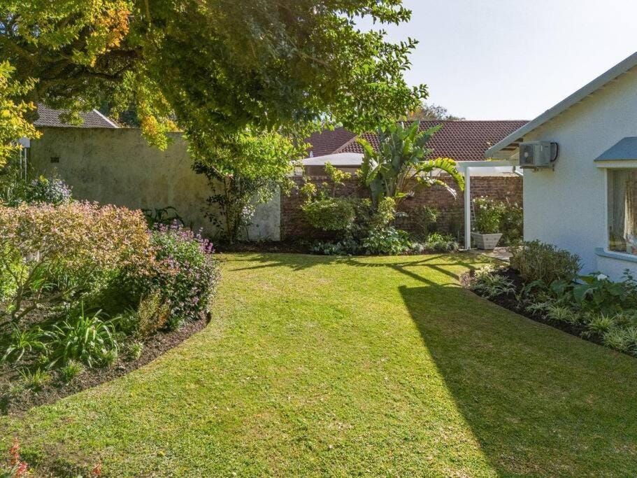 Property building, Garden, Garden view