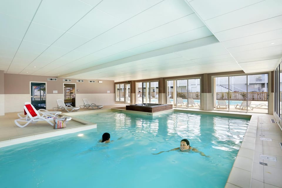 Hot Tub, Swimming pool
