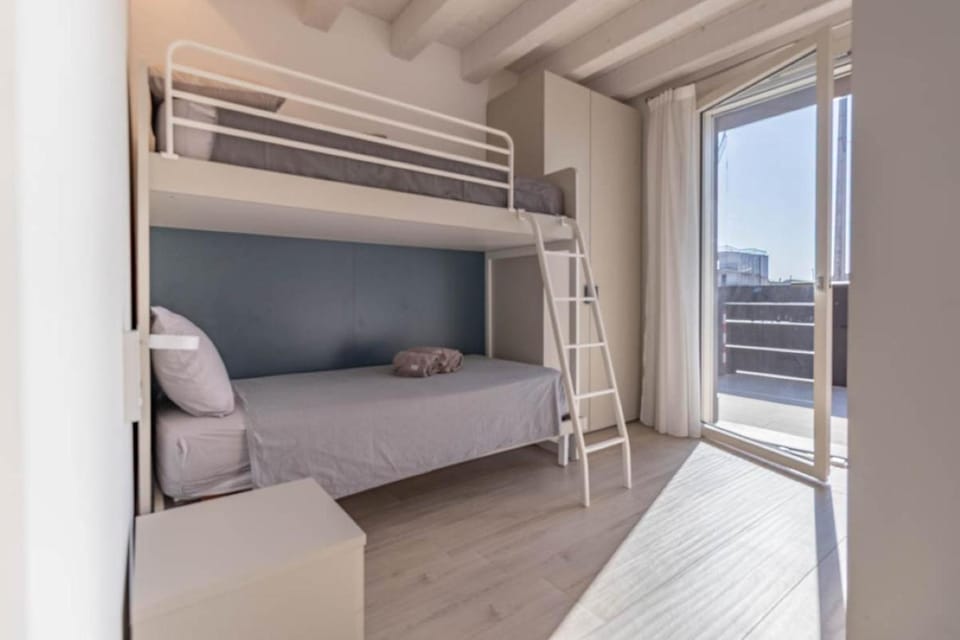 Bed, Photo of the whole room, Bedroom, bunk bed