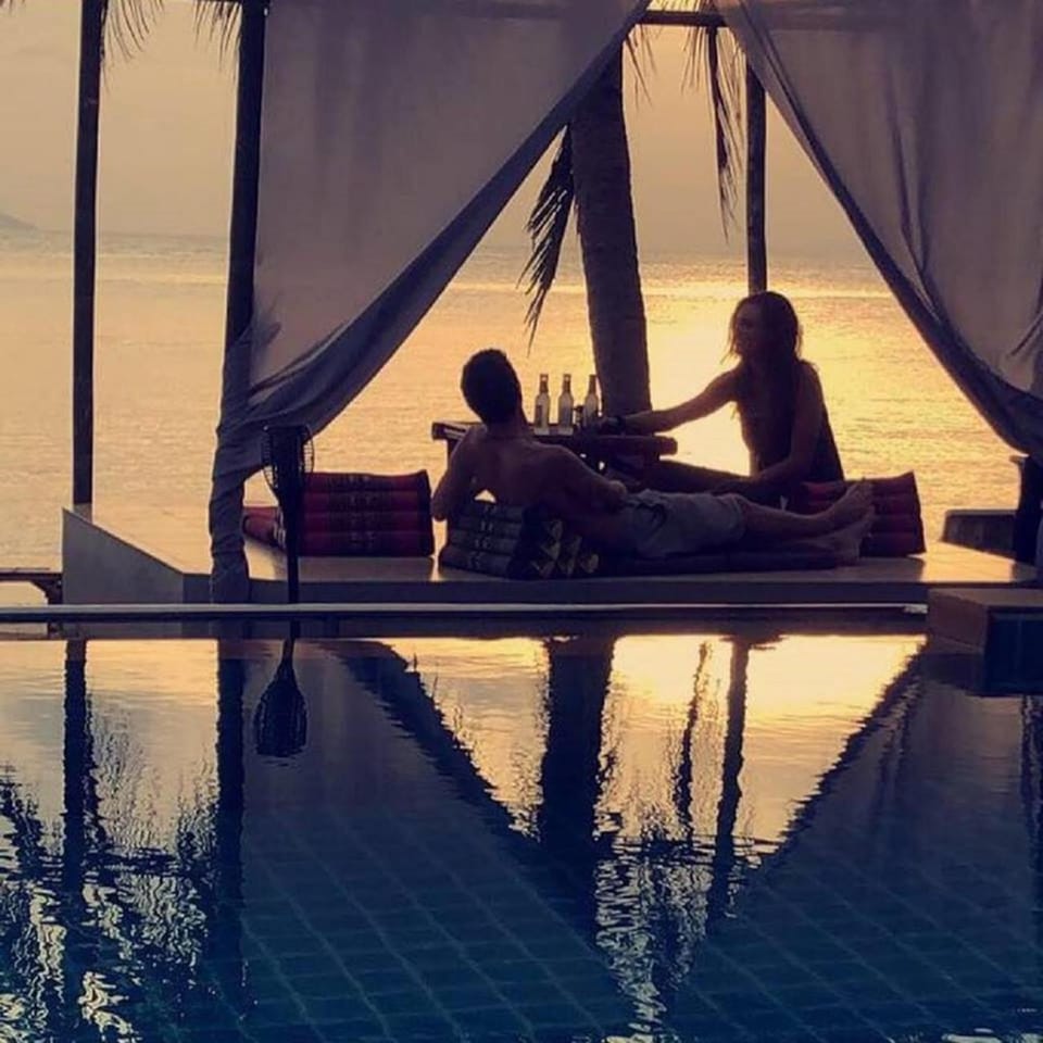 Living room, Pool view, Sea view, Family