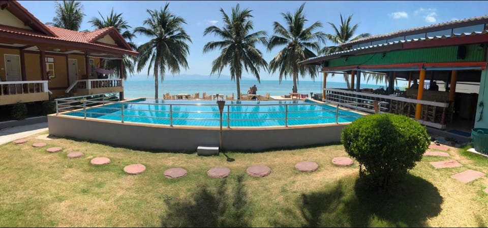 Pool view, Sea view