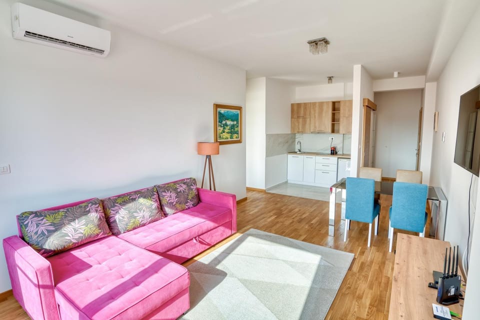Living room, Dining area, kitchen
