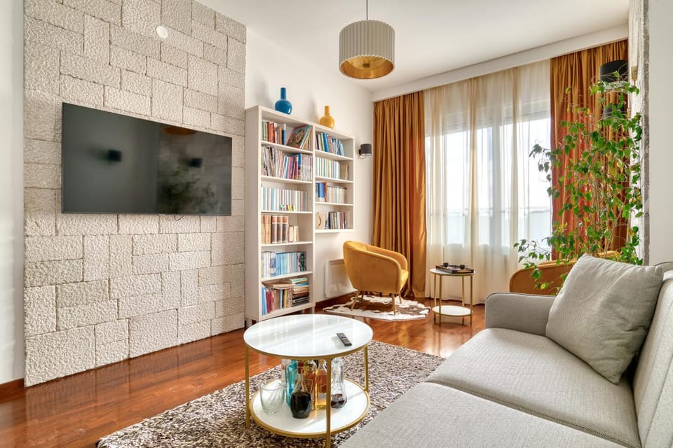 Library, TV and multimedia, Living room, Seating area