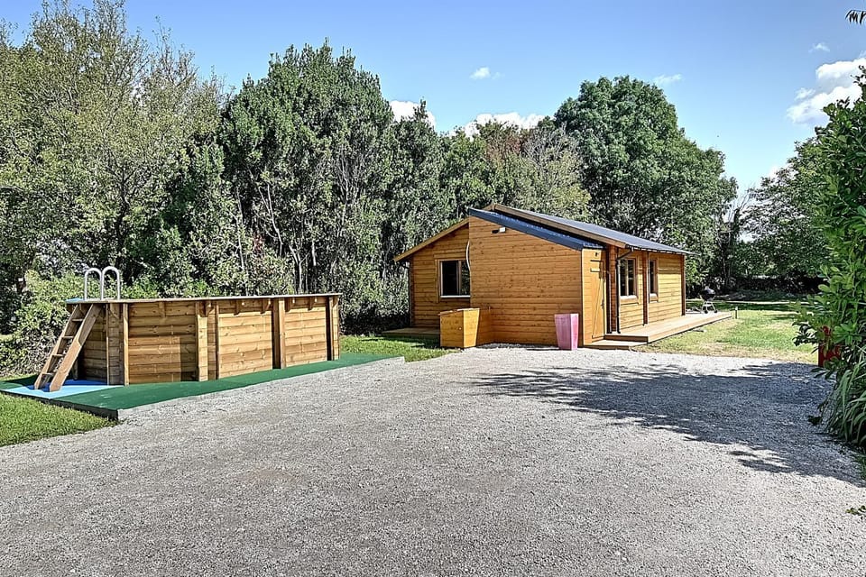 Property building, Swimming pool