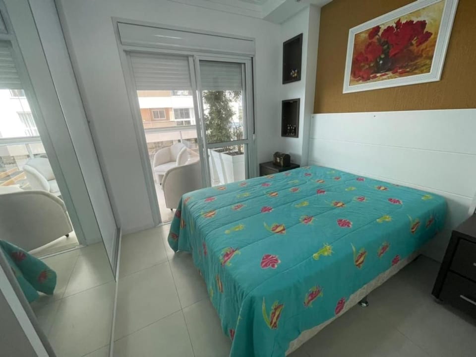 Cód 53 - Apartamento amplo com 2 suítes Apartment in Florianopolis