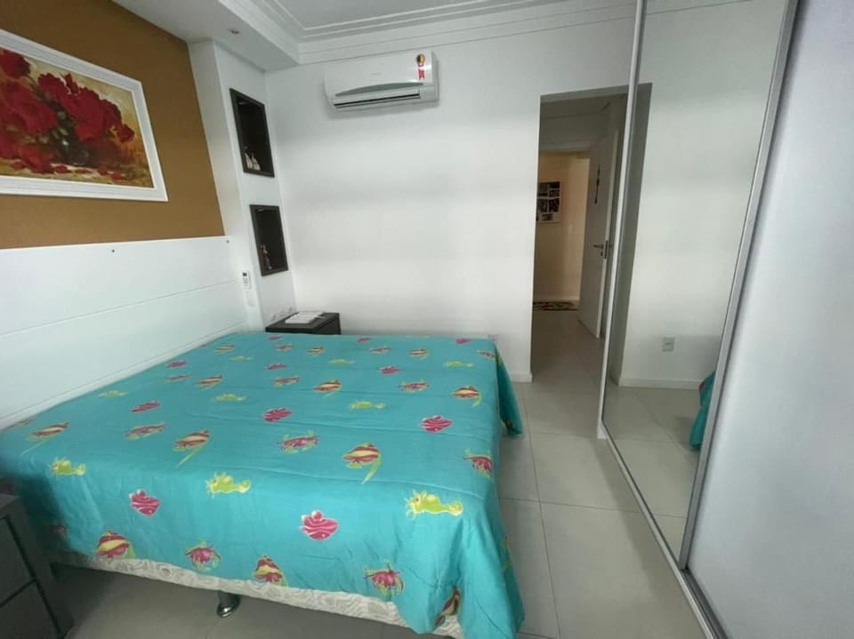 Cód 53 - Apartamento amplo com 2 suítes Apartment in Florianopolis