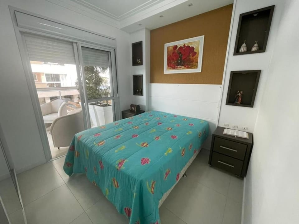 Cód 53 - Apartamento amplo com 2 suítes Apartment in Florianopolis