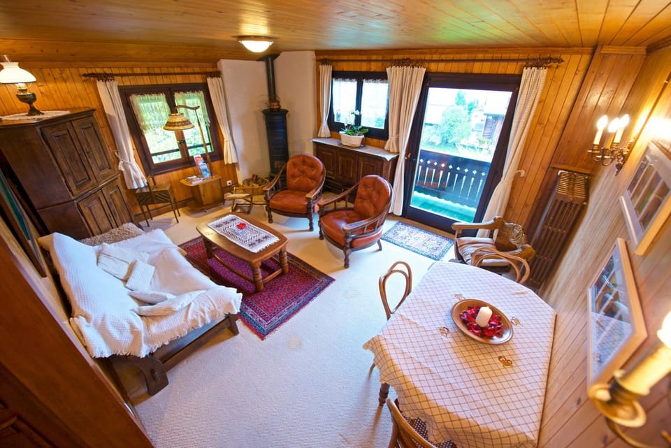 TV and multimedia, Living room, Dining area, Bedroom