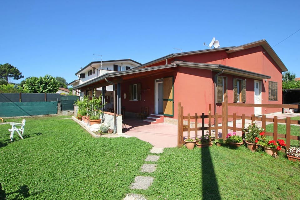 Property building, Garden, On site