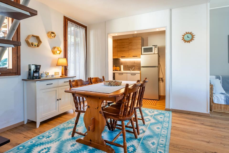 Property building, Kitchen or kitchenette, Living room