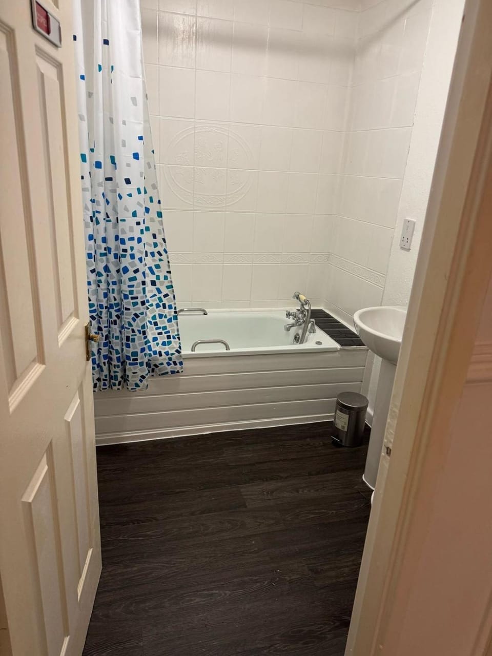 Superking bedroom near James cook hospital Bed and Breakfast in Middlesbrough