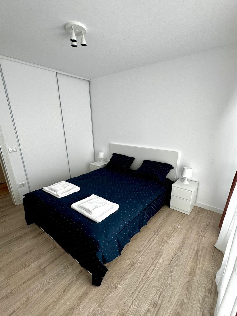 Bed, Photo of the whole room, Bedroom, wardrobe