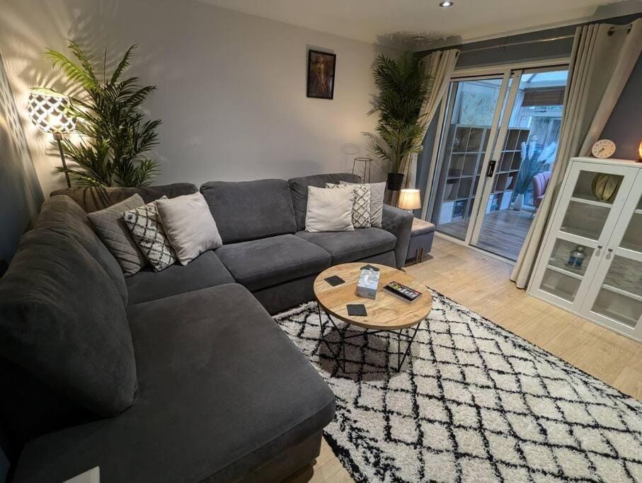 Living room, Seating area