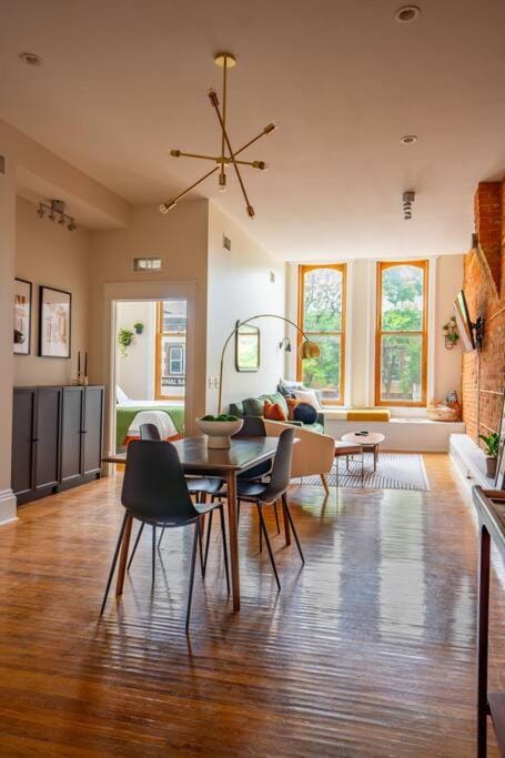 The Getaway in DT Northfield! Apartment in Northfield