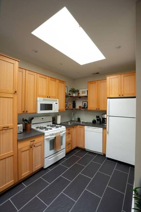 The Getaway in DT Northfield! Apartment in Northfield