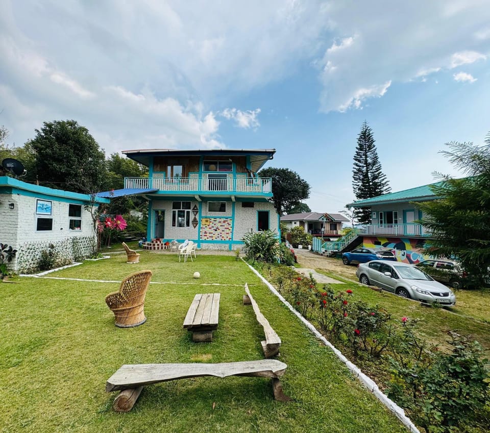Property building, Garden view, Parking